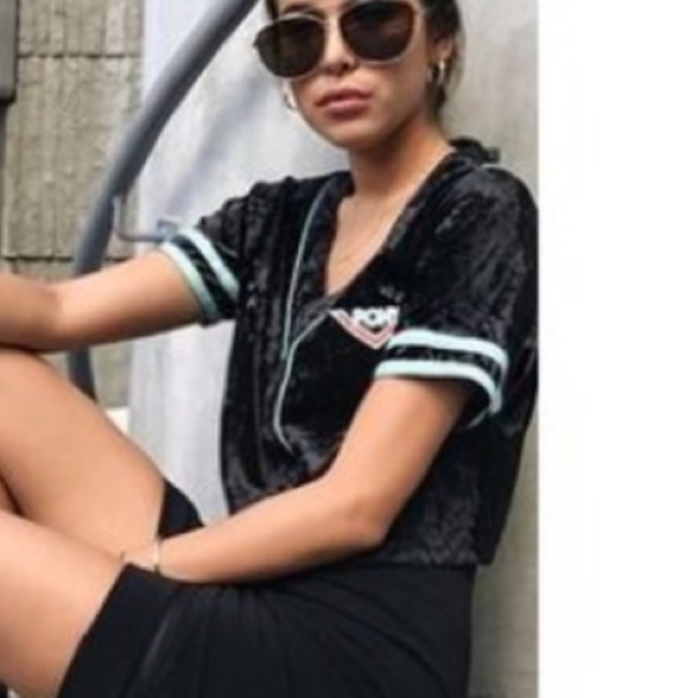 Cropped velvet top